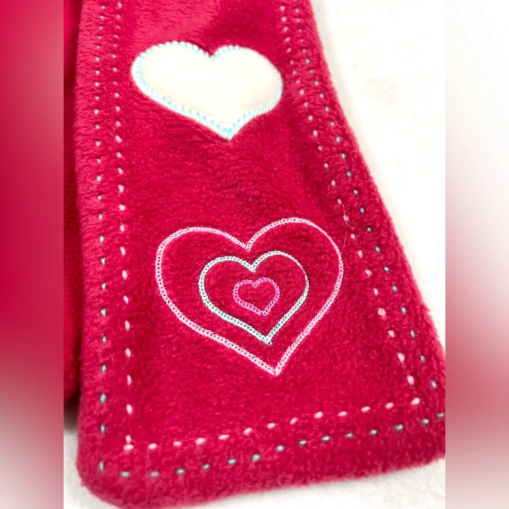 GAP KIDS Girls Valentine Hearts Fleece Winter Scarf Valentine’s‎ Day Embroidered
